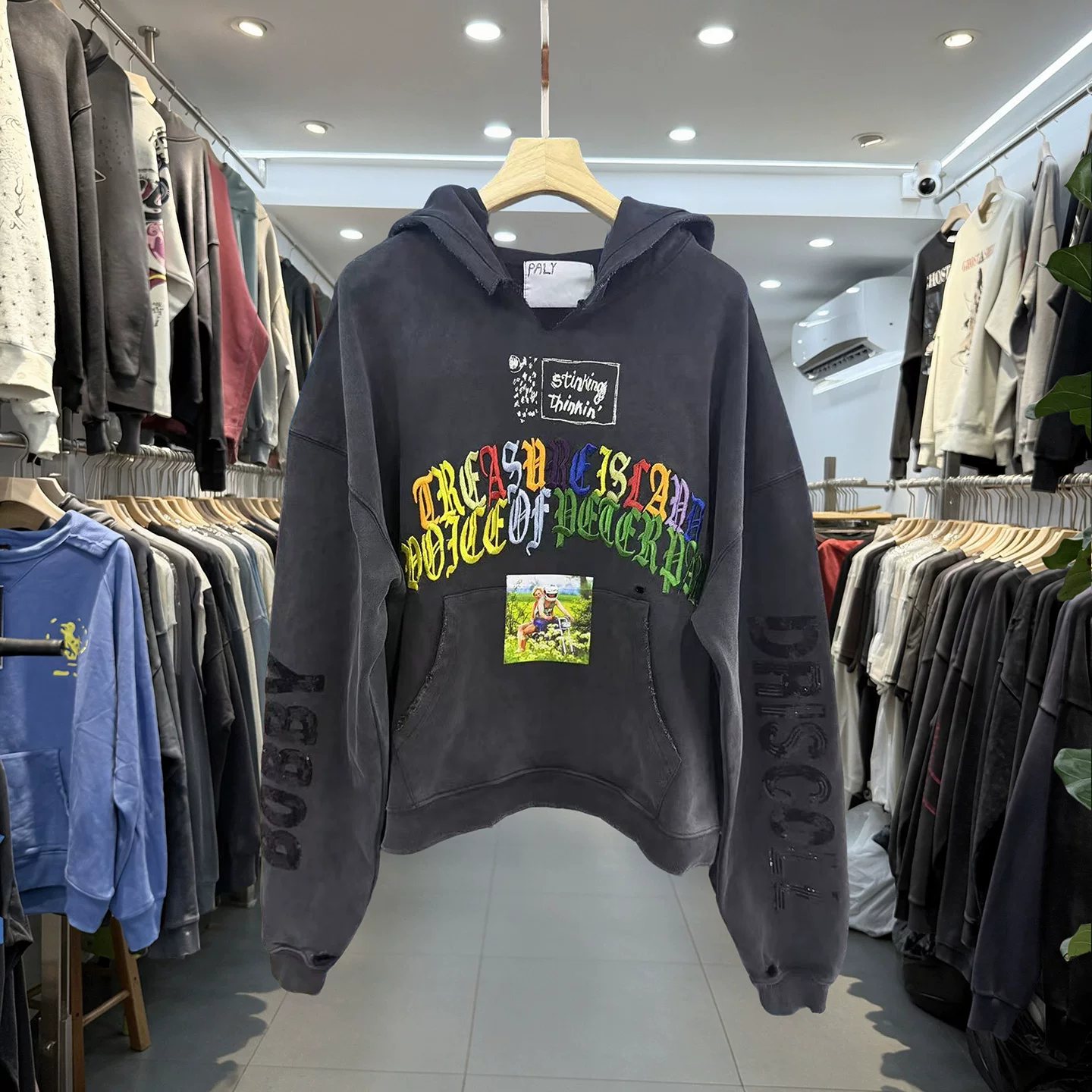 American street heavy industry letter embroidery hooded sweatshirt for men and women, loose off-shoulder washed and distressed casual top