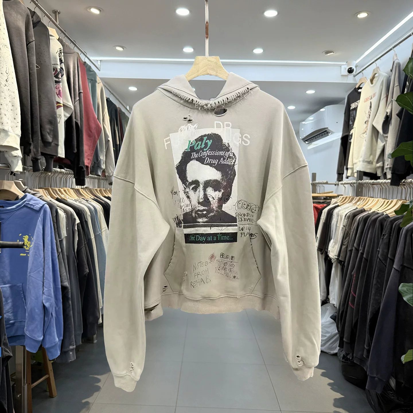 American retro distressed character print hooded sweatshirt oversize men's and women's loose washed hole dropped shoulder jacket