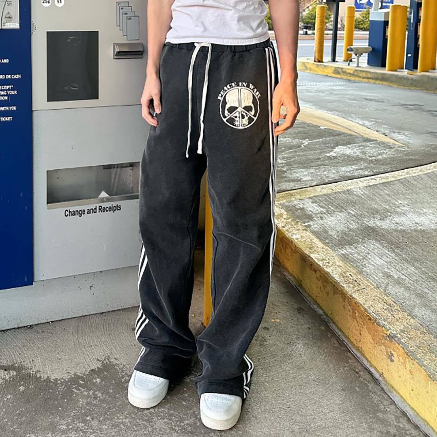 American retro washed distressed skull printed straight pants high street men and women loose casual drawstring sports trousers trendy