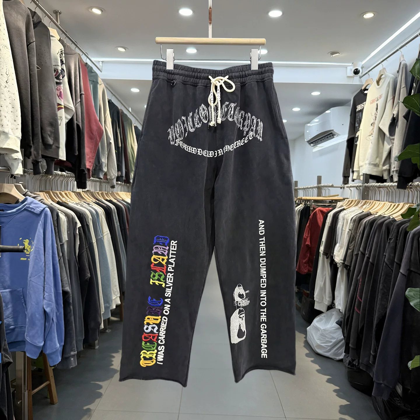 American retro washed distressed embroidered letter printed drawstring casual pants for couples loose casual hemmed sweatpants