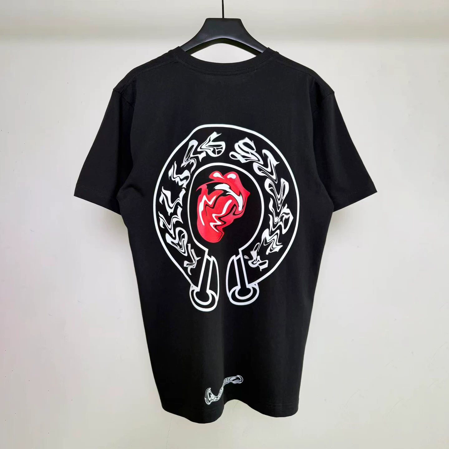 26ss joint red tongue print short-sleeved T-shirt for men black rock band cross high street trendy male and female couple