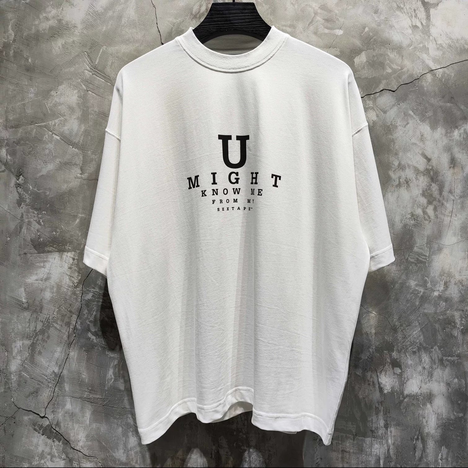 25ssVETEMENTS U MIGHT KNOW MEFROM MY SEXTAPE white U-shaped short-sleeved summer T-shirt